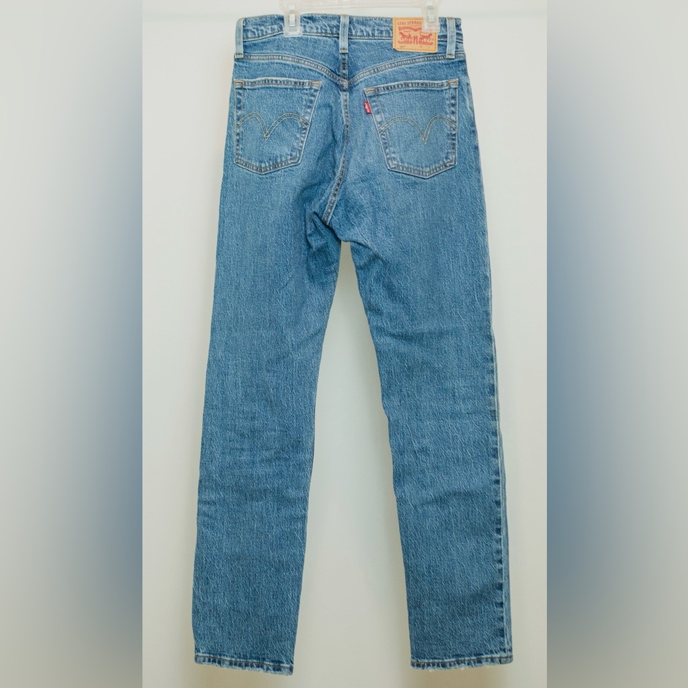 Woman’s Levi's Straight 501 Jeans